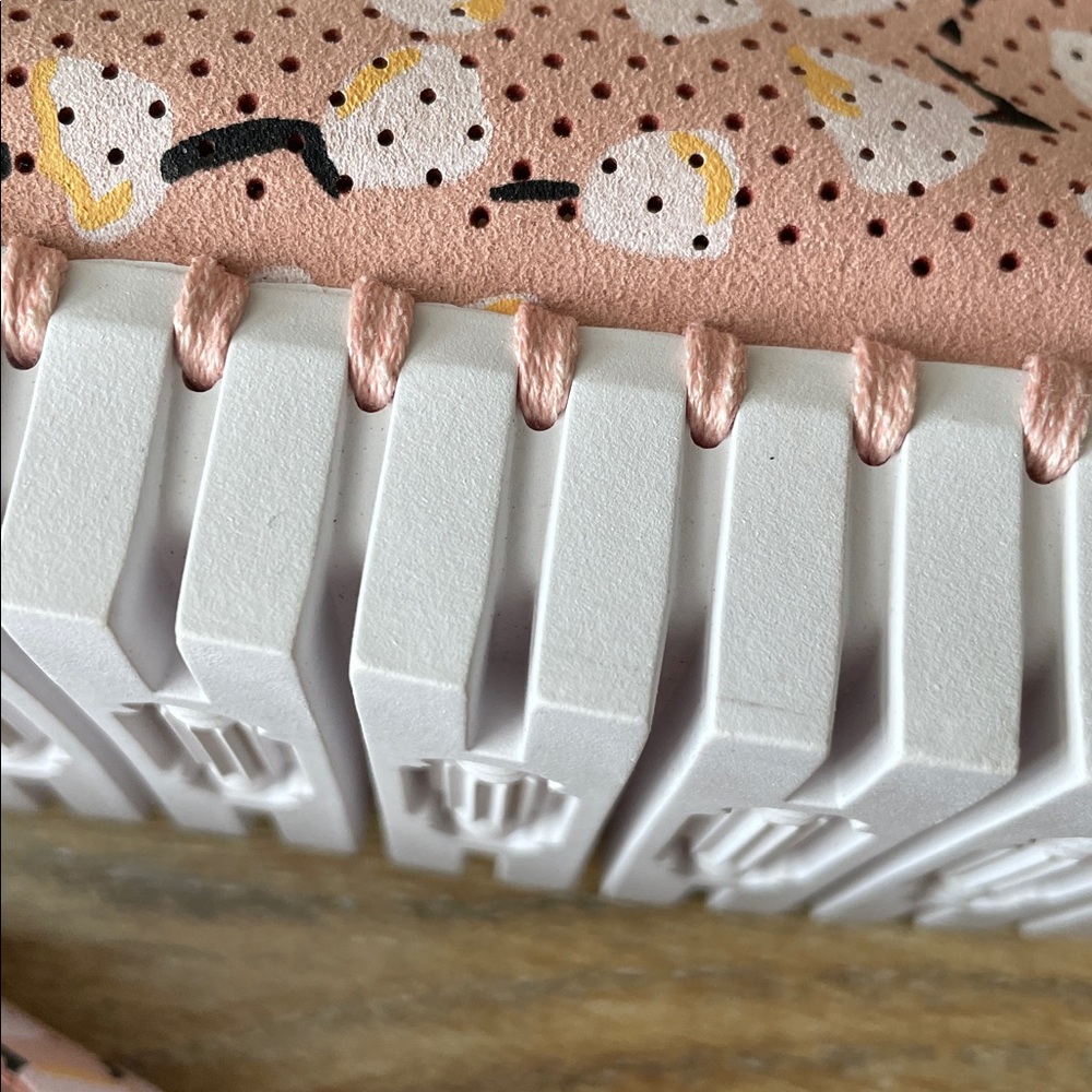Ilse Jacobsen Hornak Tulip Perforated Flats in Rose NWOT - Picture 7 of 11